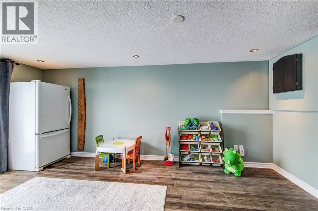 












84 WALSH Crescent

,
Stratford,




Ontario
N5A7X8

