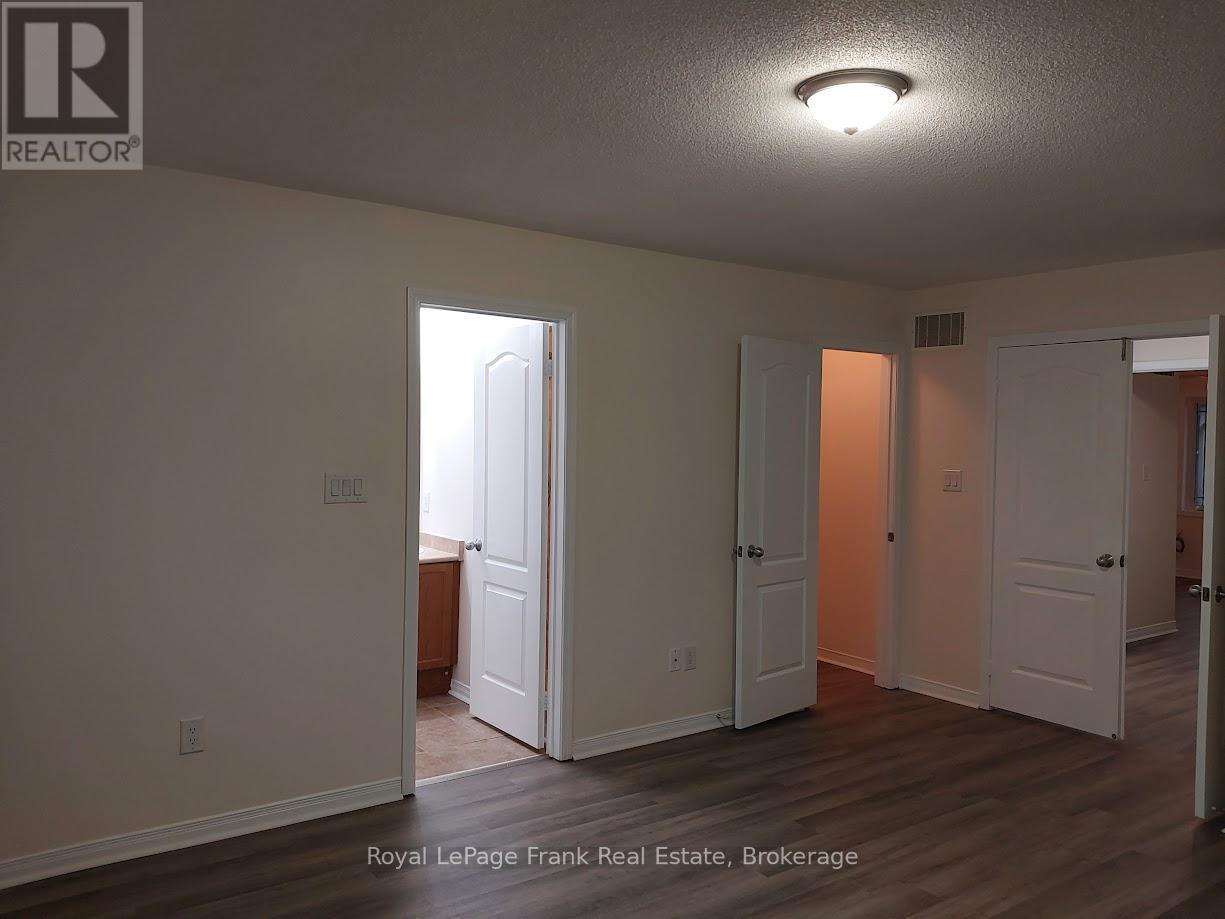 












1513 GLENBOURNE DRIVE

,
Oshawa,




Ontario
L1K0M5

