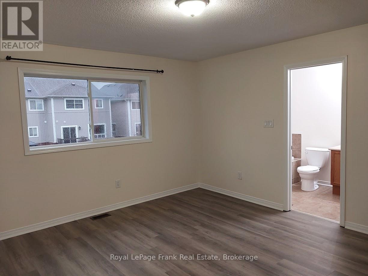 












1513 GLENBOURNE DRIVE

,
Oshawa,




Ontario
L1K0M5

