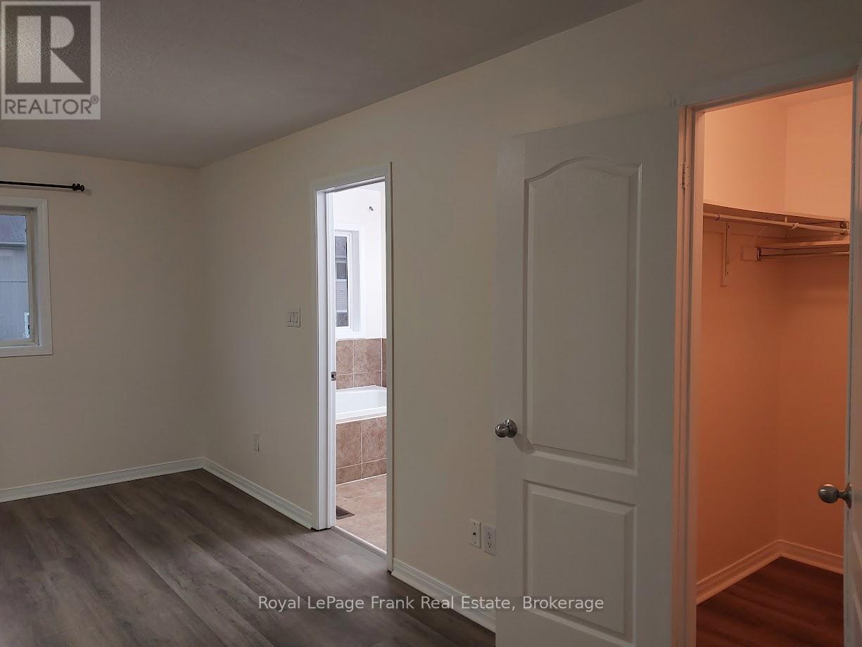 












1513 GLENBOURNE DRIVE

,
Oshawa,




Ontario
L1K0M5

