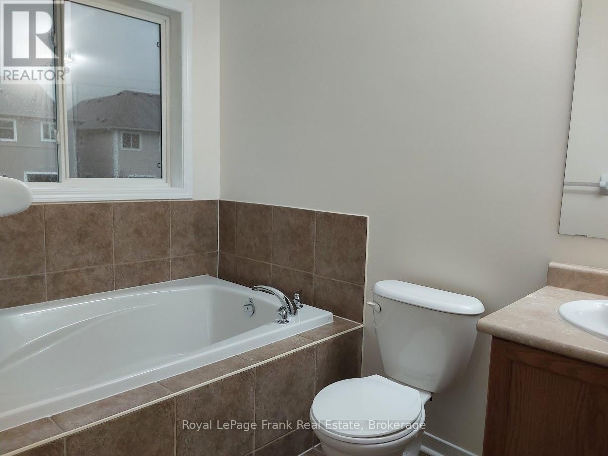 












1513 GLENBOURNE DRIVE

,
Oshawa,




Ontario
L1K0M5

