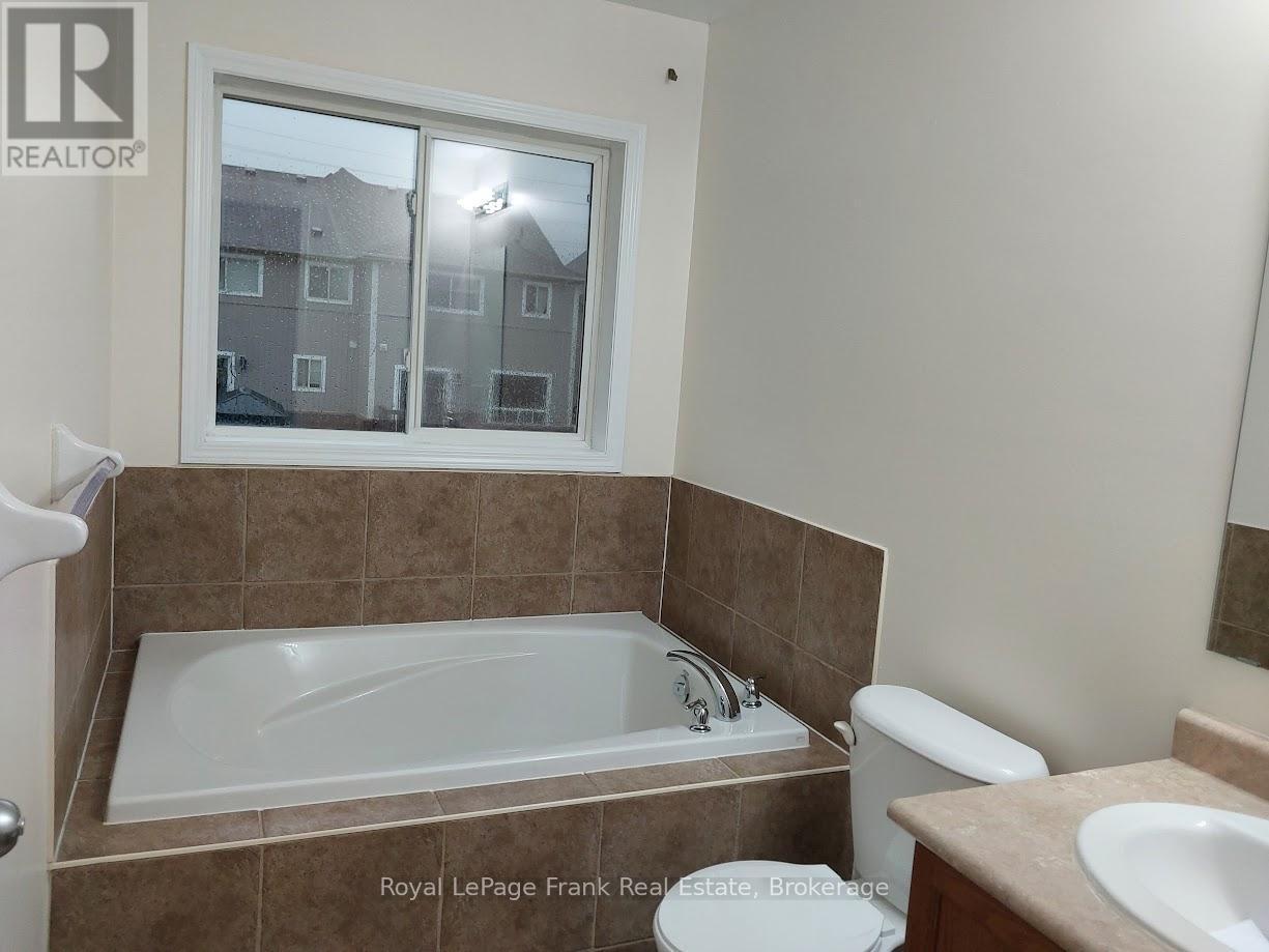 












1513 GLENBOURNE DRIVE

,
Oshawa,




Ontario
L1K0M5

