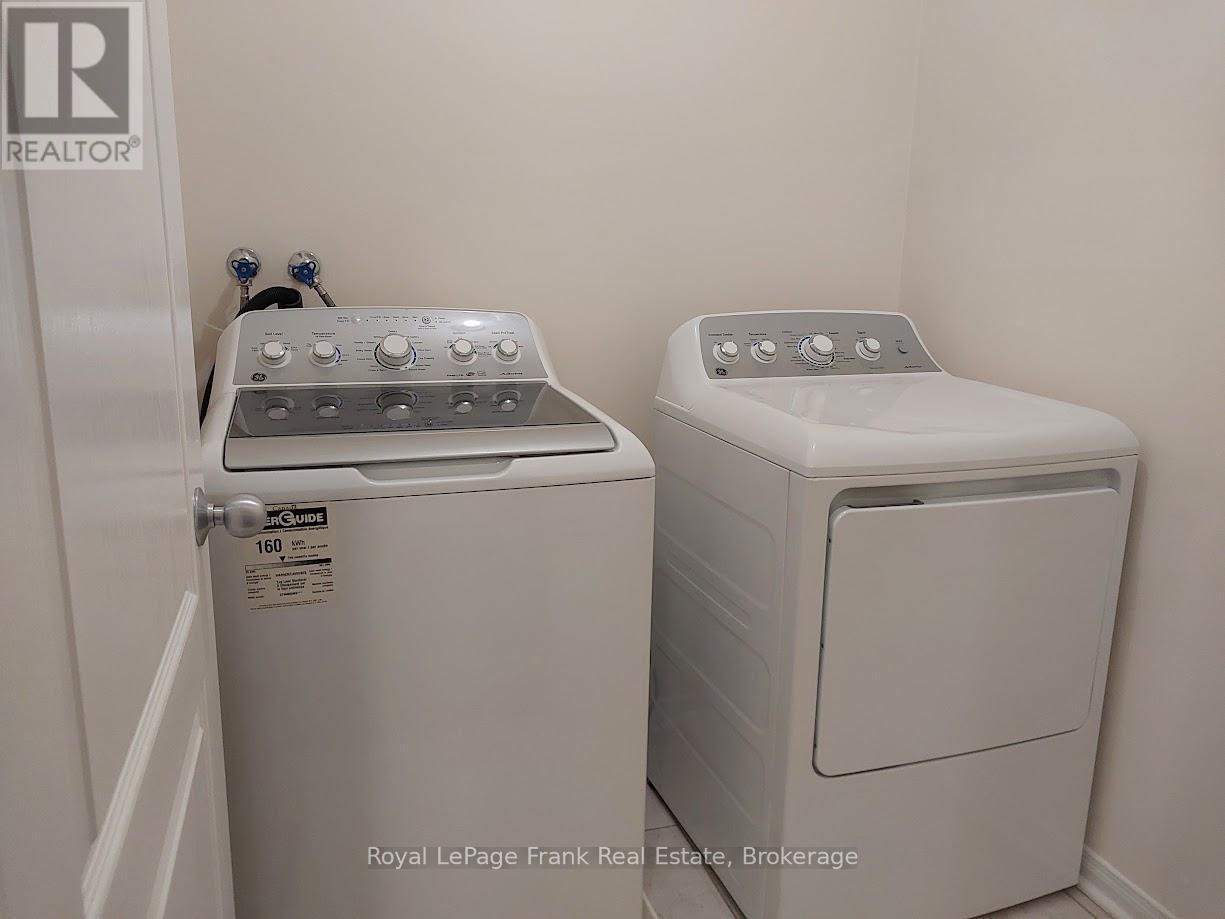 












1513 GLENBOURNE DRIVE

,
Oshawa,




Ontario
L1K0M5

