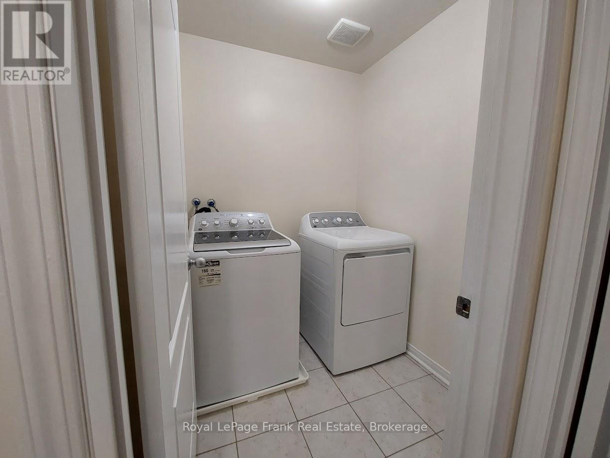 












1513 GLENBOURNE DRIVE

,
Oshawa,




Ontario
L1K0M5

