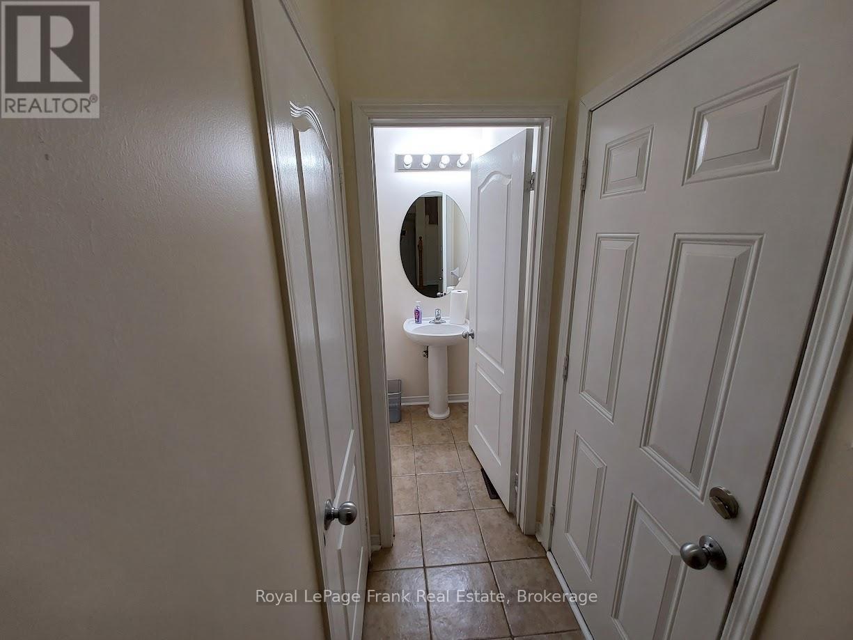 












1513 GLENBOURNE DRIVE

,
Oshawa,




Ontario
L1K0M5

