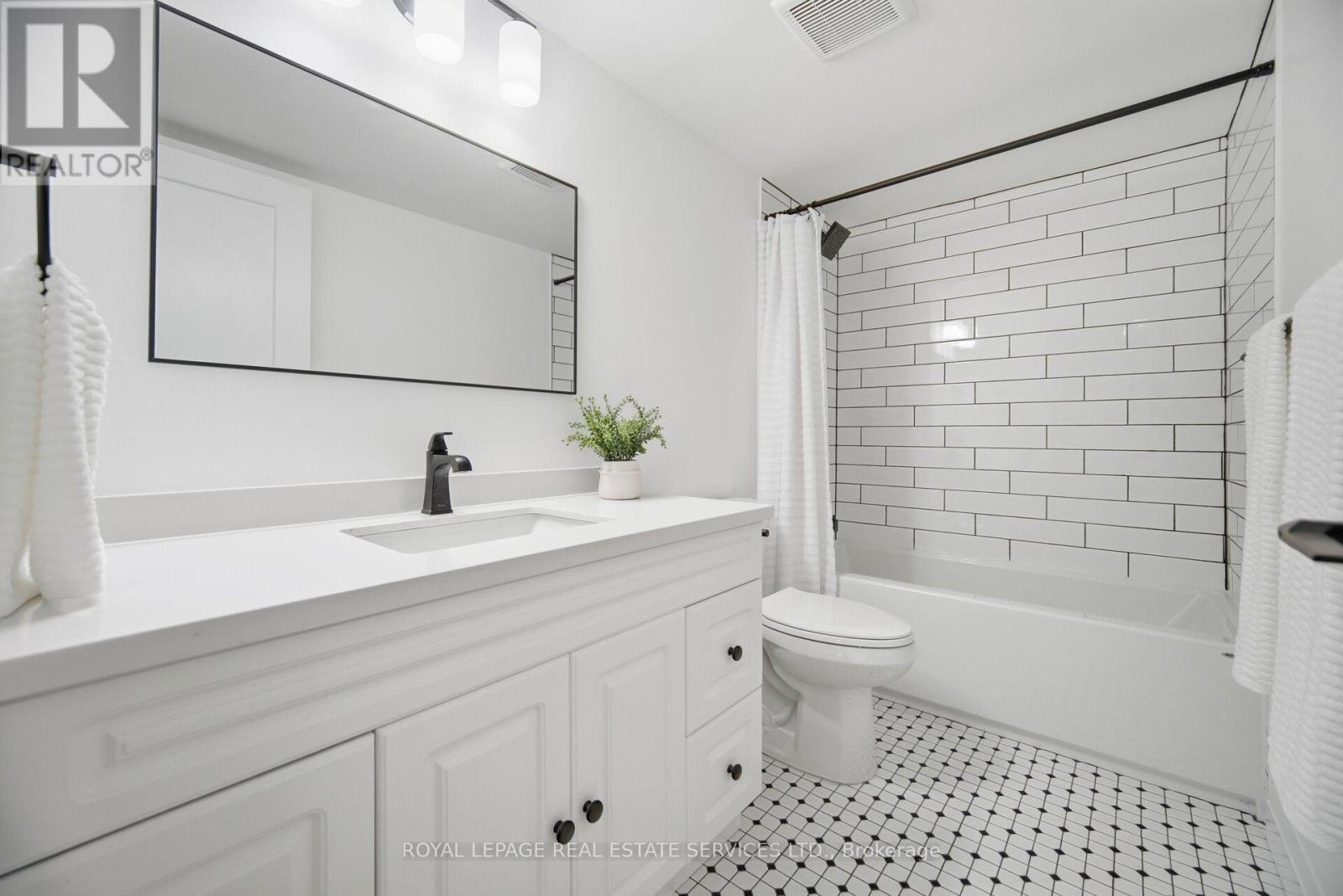 












1811 - 1476 PILGRIMS WAY

,
Oakville,




Ontario
L6M3G7

