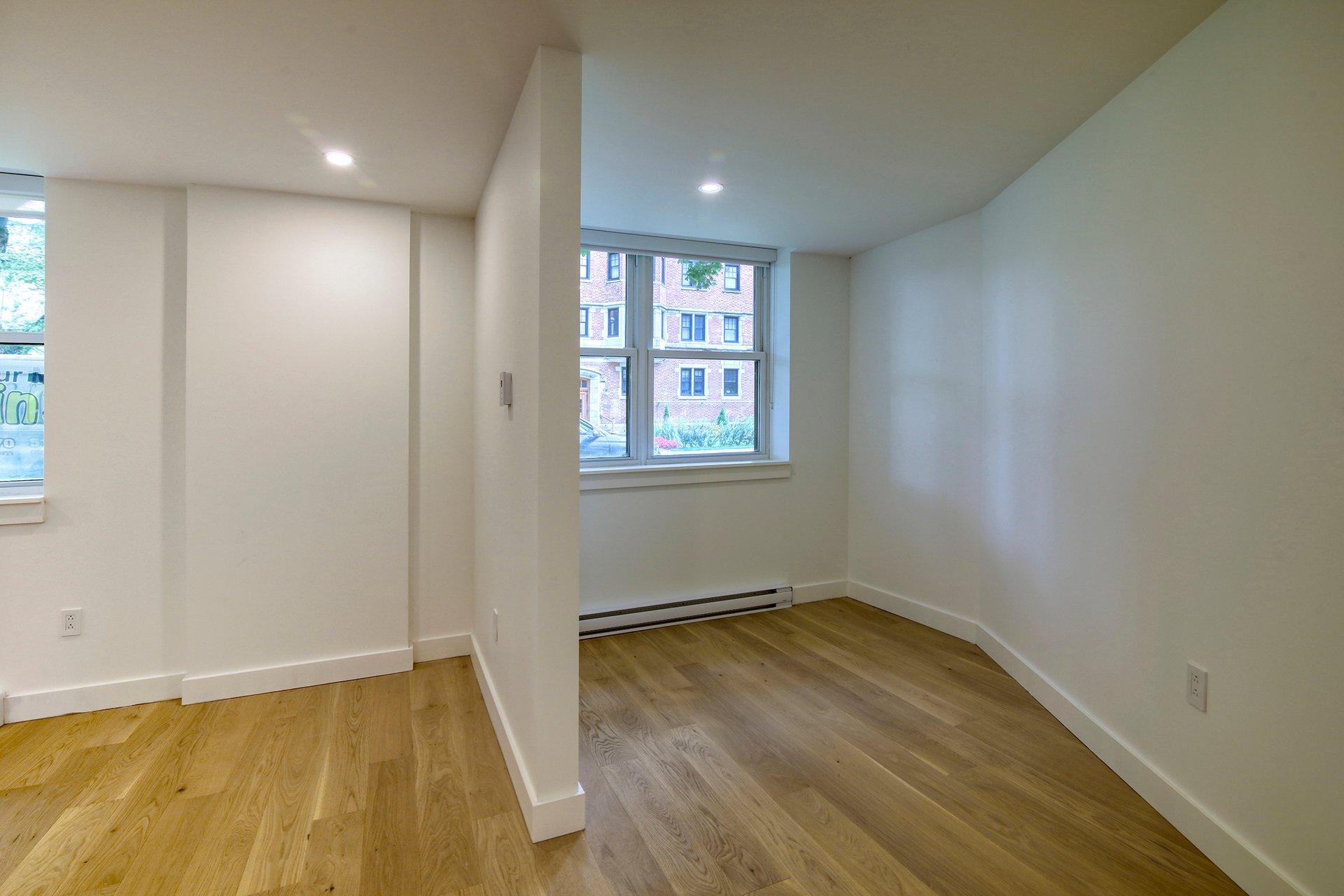 









10


Av. Rosemount

, 5,
Westmount,




QC
H3Y3K4

