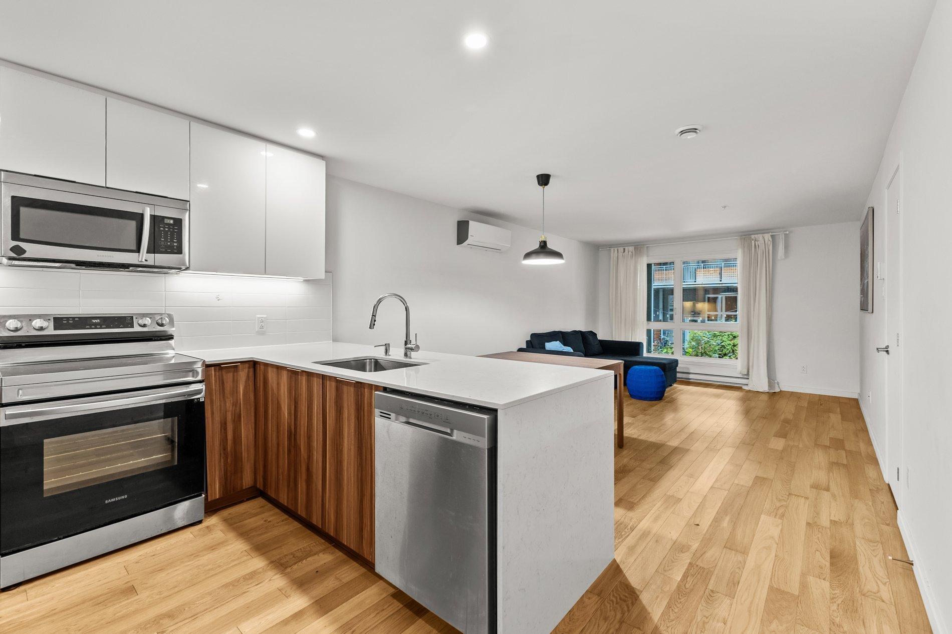 









558


Rue Nicolet

,
Montréal (Mercier/Hochelaga-Maisonneuve),




QC
H1W0C2

