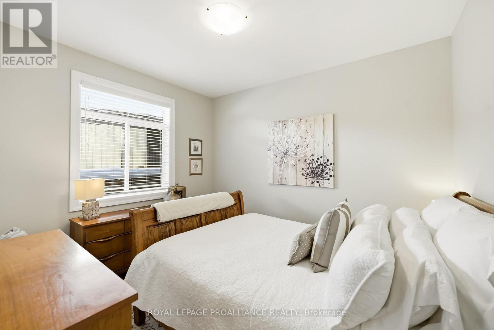 












48 SCHMIDT WAY

,
Quinte West (Murray Ward),




Ontario
K8V0L6

