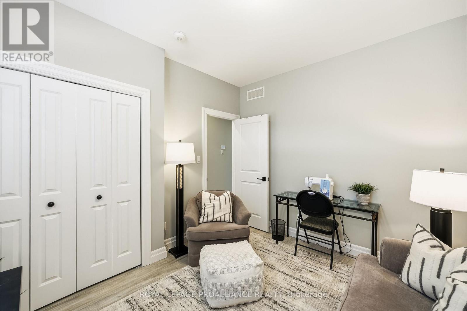 












48 SCHMIDT WAY

,
Quinte West (Murray Ward),




Ontario
K8V0L6

