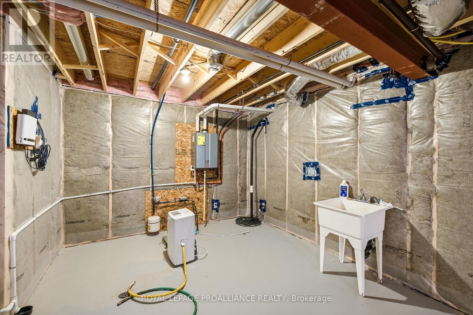 












48 SCHMIDT WAY

,
Quinte West (Murray Ward),




Ontario
K8V0L6

