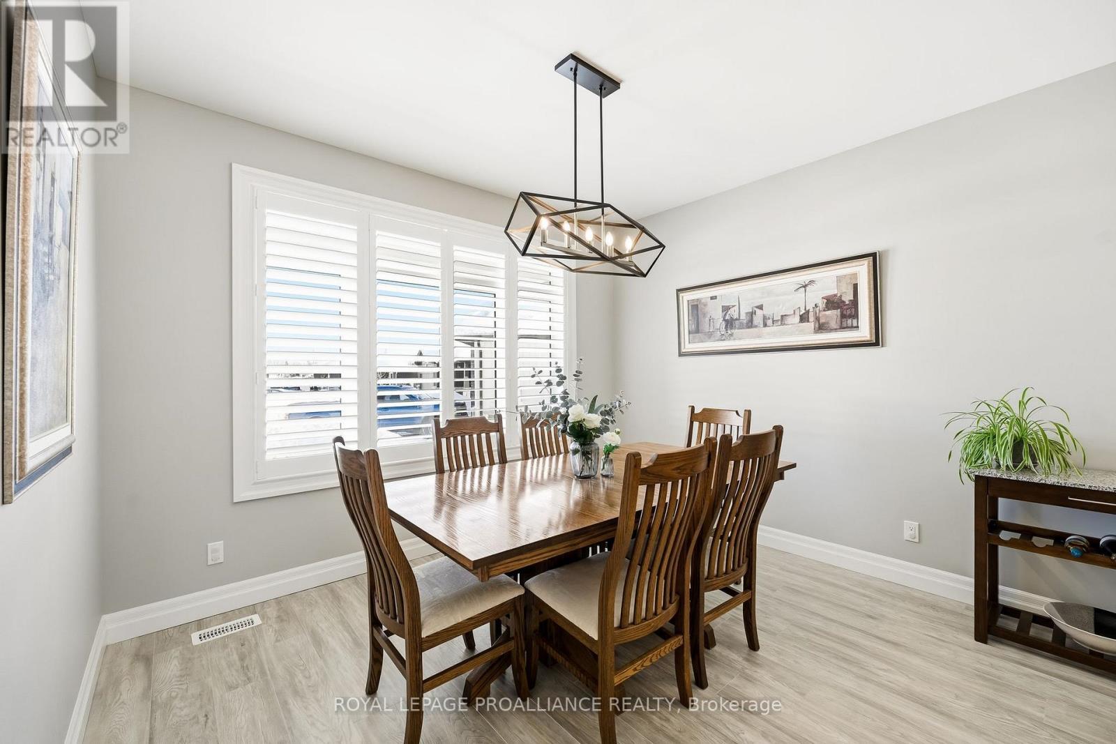 












48 SCHMIDT WAY

,
Quinte West (Murray Ward),




Ontario
K8V0L6

