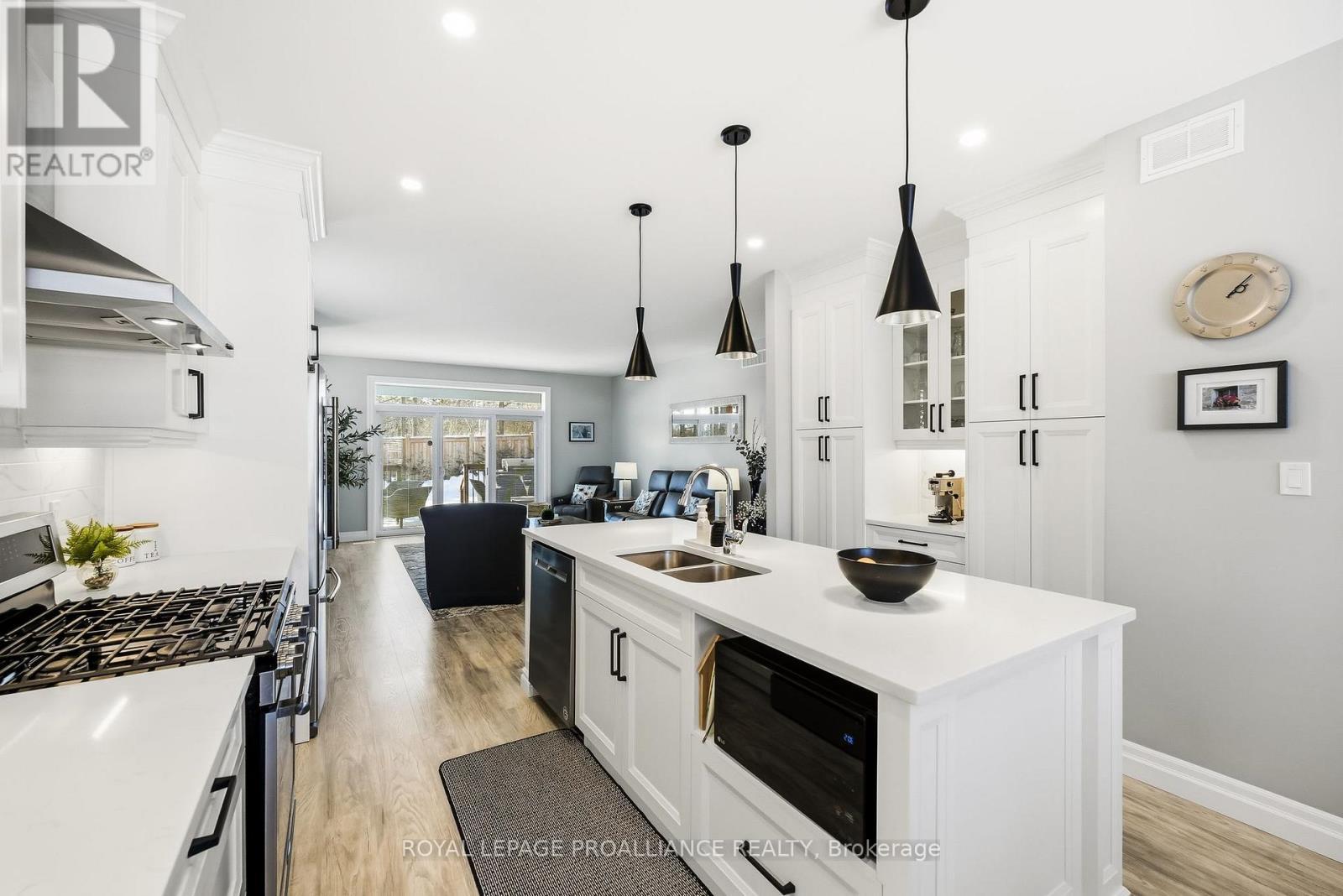 












48 SCHMIDT WAY

,
Quinte West (Murray Ward),




Ontario
K8V0L6

