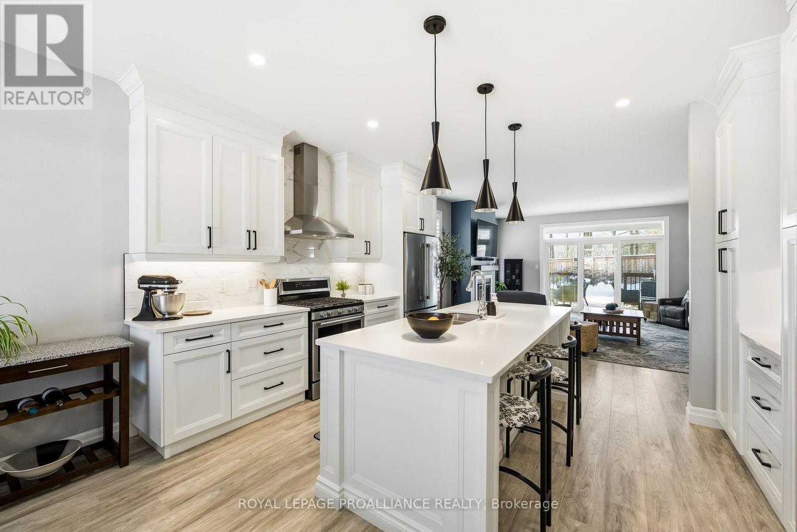 












48 SCHMIDT WAY

,
Quinte West (Murray Ward),




Ontario
K8V0L6

