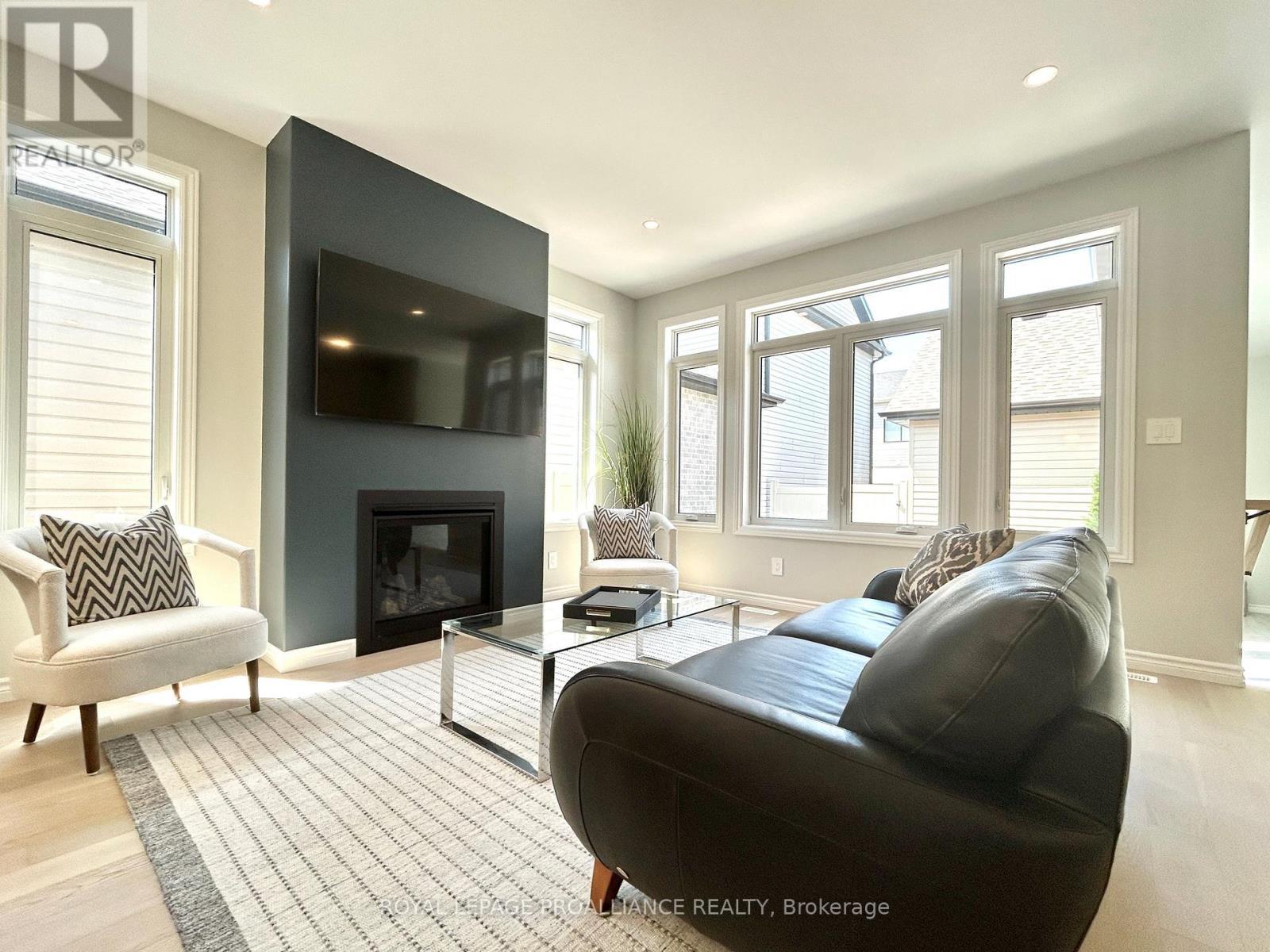 












79 ATHABASKA DRIVE

,
Belleville (Thurlow Ward),




Ontario
K8N0T1

