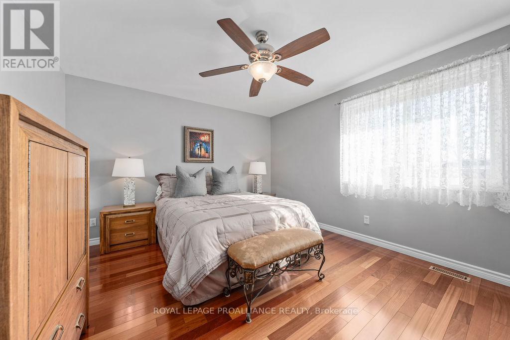 












5 SIMCOE DRIVE

,
Belleville (Thurlow Ward),




Ontario
K8N0N7

