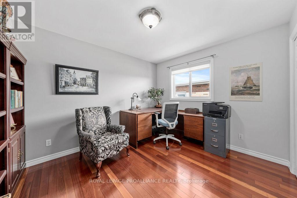 












5 SIMCOE DRIVE

,
Belleville (Thurlow Ward),




Ontario
K8N0N7

