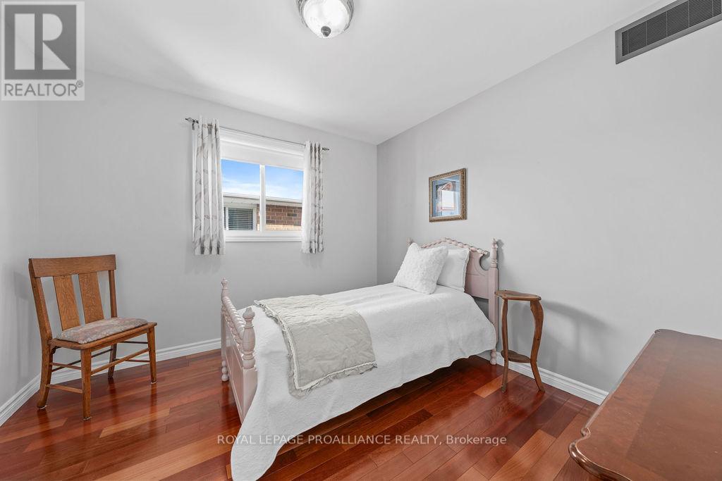 












5 SIMCOE DRIVE

,
Belleville (Thurlow Ward),




Ontario
K8N0N7

