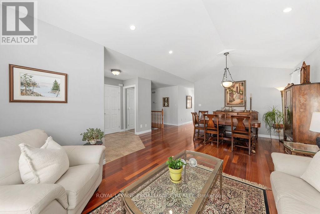 












5 SIMCOE DRIVE

,
Belleville (Thurlow Ward),




Ontario
K8N0N7

