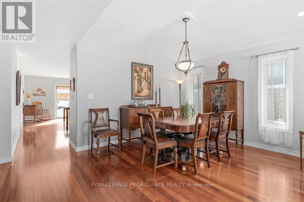 












5 SIMCOE DRIVE

,
Belleville (Thurlow Ward),




Ontario
K8N0N7

