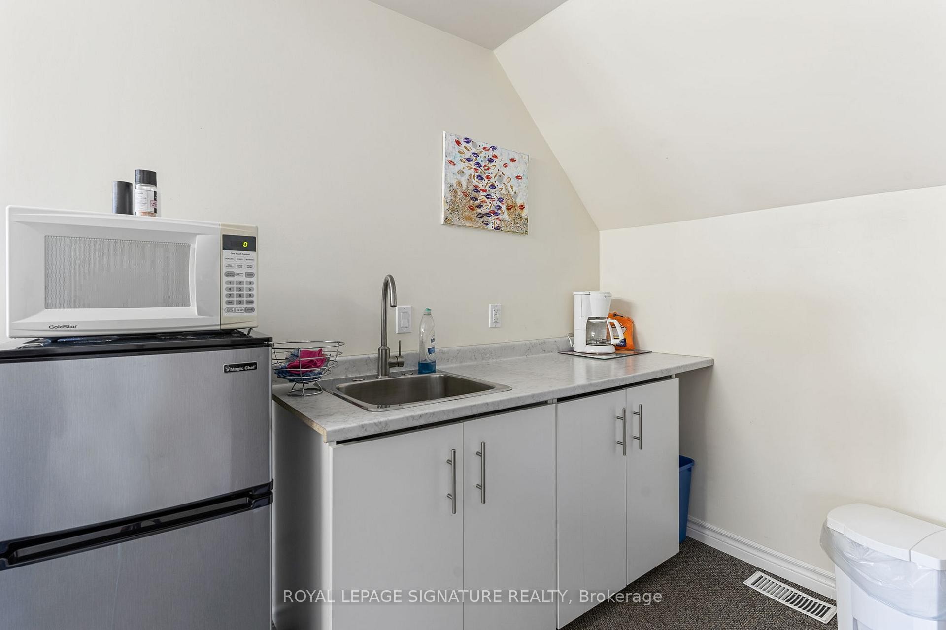 









1000


1st

Avenue West,
Owen Sound,




ON
N4K 4K5

