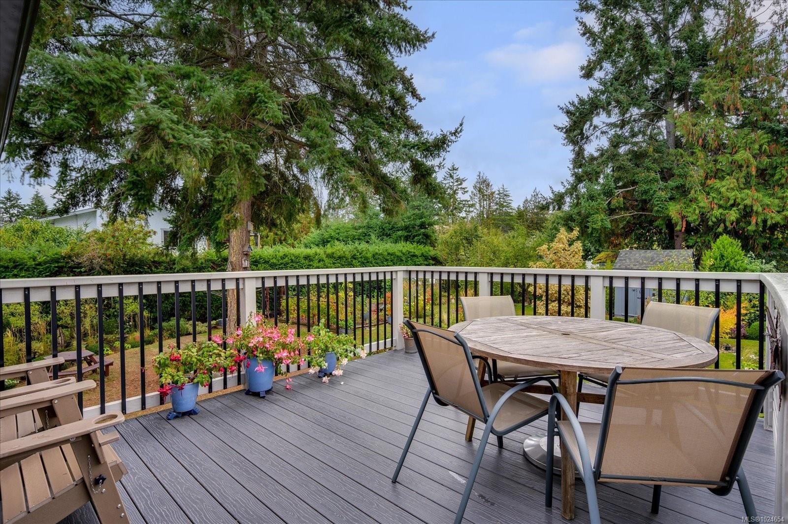 









6891


Harwood

Dr,
Lantzville,




BC
V0R 2H0

