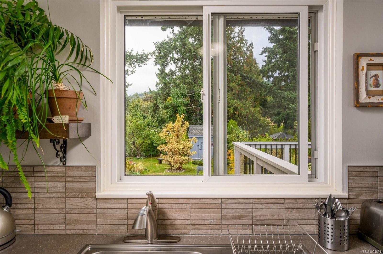 









6891


Harwood

Dr,
Lantzville,




BC
V0R 2H0

