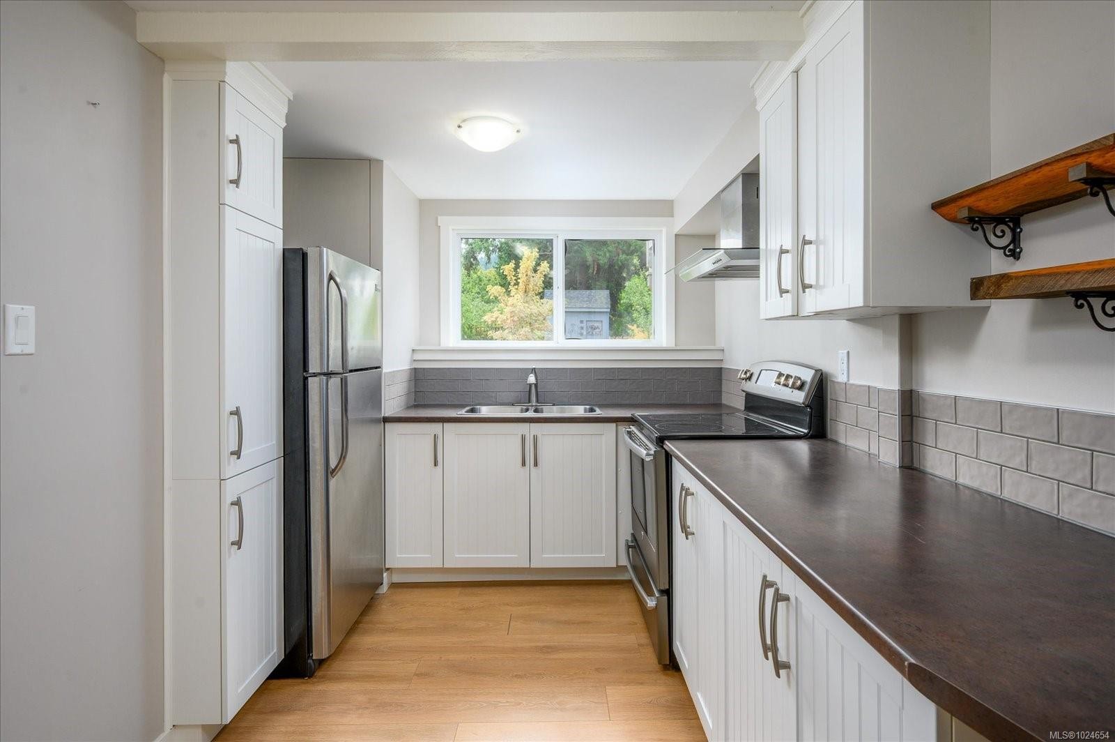 









6891


Harwood

Dr,
Lantzville,




BC
V0R 2H0

