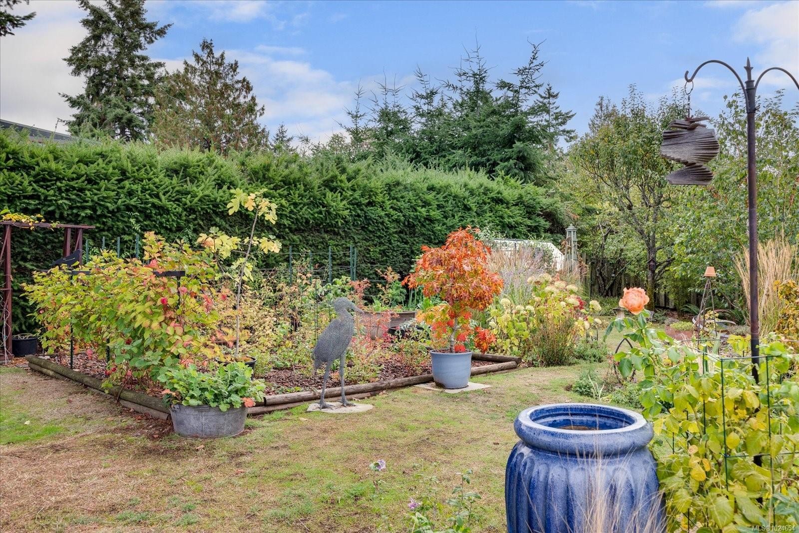 









6891


Harwood

Dr,
Lantzville,




BC
V0R 2H0

