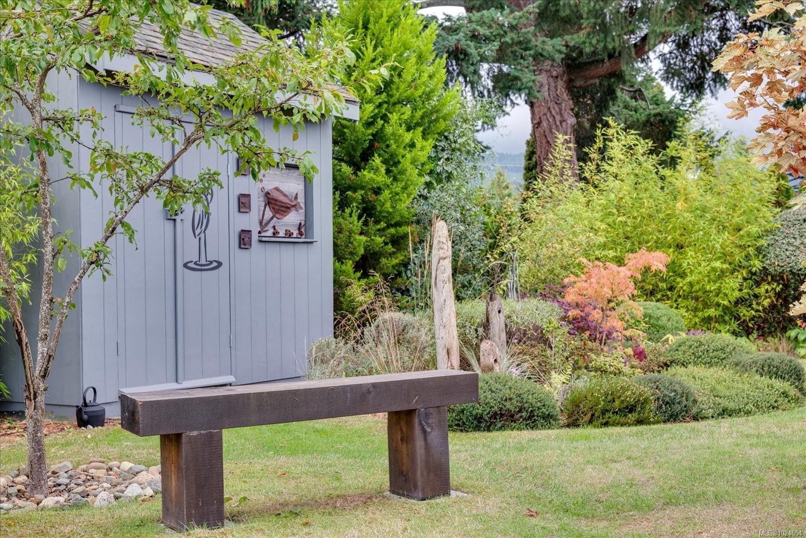 









6891


Harwood

Dr,
Lantzville,




BC
V0R 2H0

