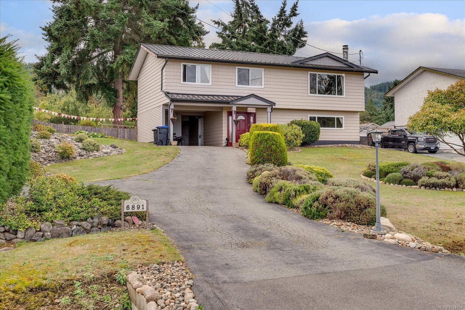 









6891


Harwood

Dr,
Lantzville,




BC
V0R 2H0

