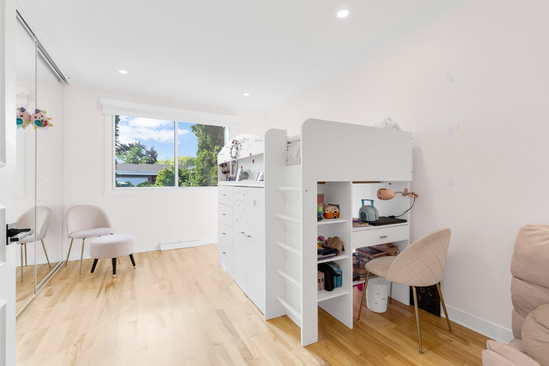 









129


Rue Wilson

,
Dollard-des-Ormeaux,




QC
H9A1W7

