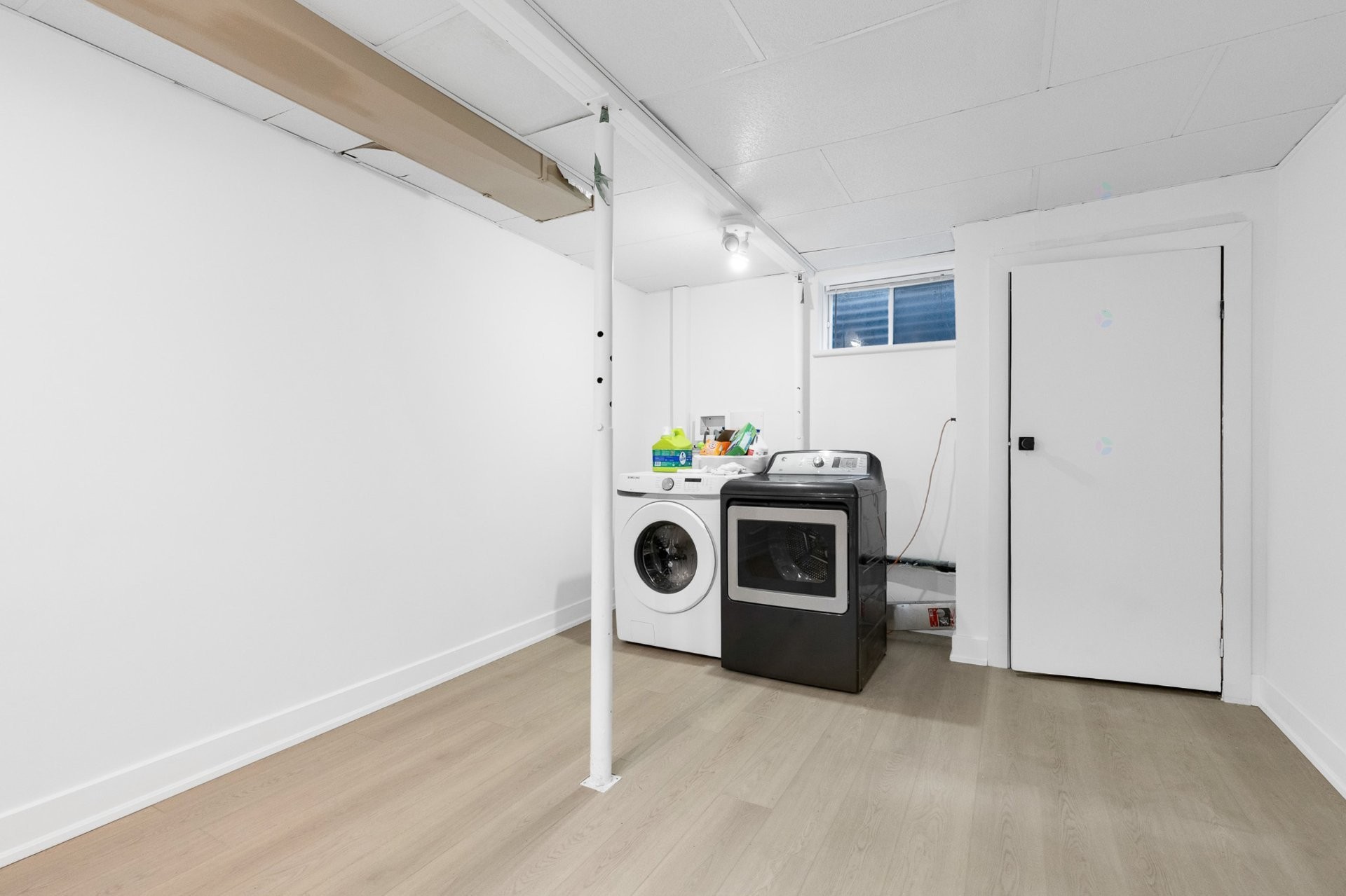 









129


Rue Wilson

,
Dollard-des-Ormeaux,




QC
H9A1W7

