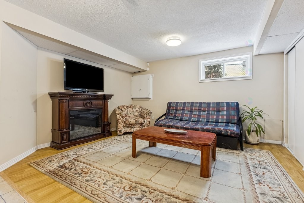 









65


Rue Alphonse-Daudet

,
Gatineau (Aylmer),




QC
J9J3Y7

