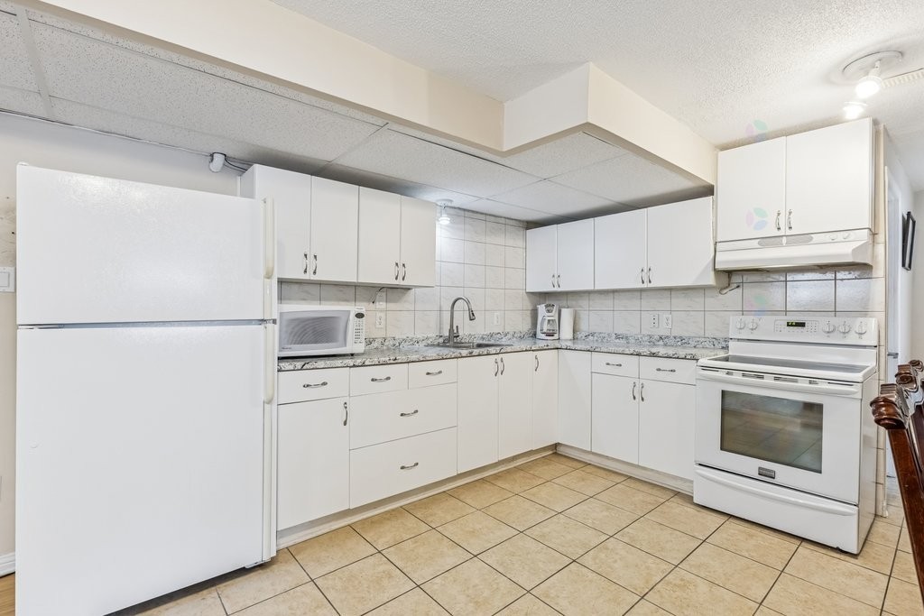 









65


Rue Alphonse-Daudet

,
Gatineau (Aylmer),




QC
J9J3Y7

