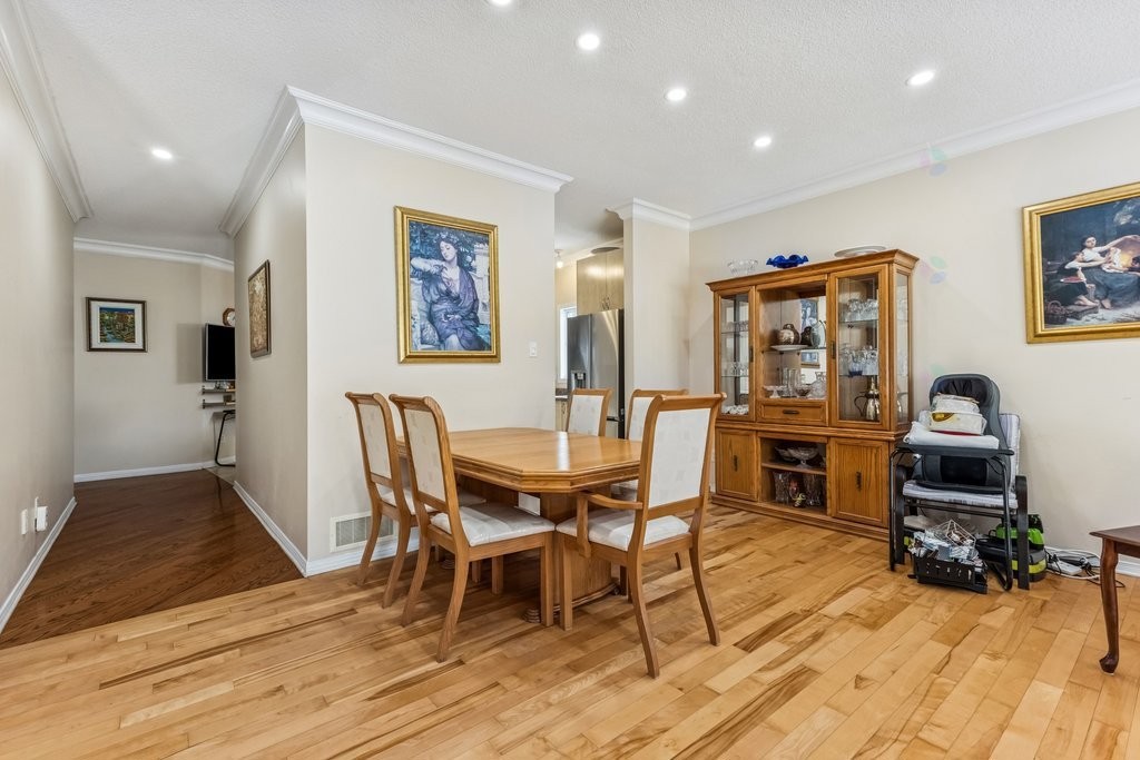 









65


Rue Alphonse-Daudet

,
Gatineau (Aylmer),




QC
J9J3Y7

