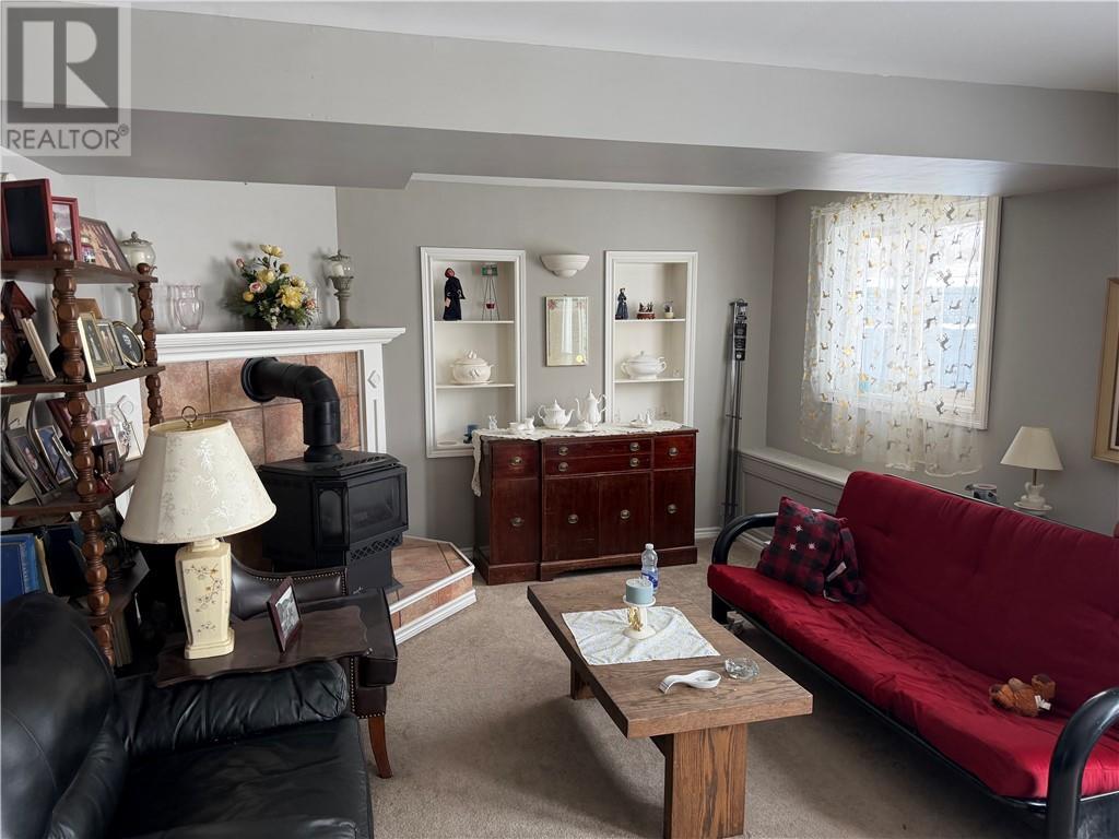 












58 Washington Crescent

,
Elliot Lake,




Ontario
P3A2L7

