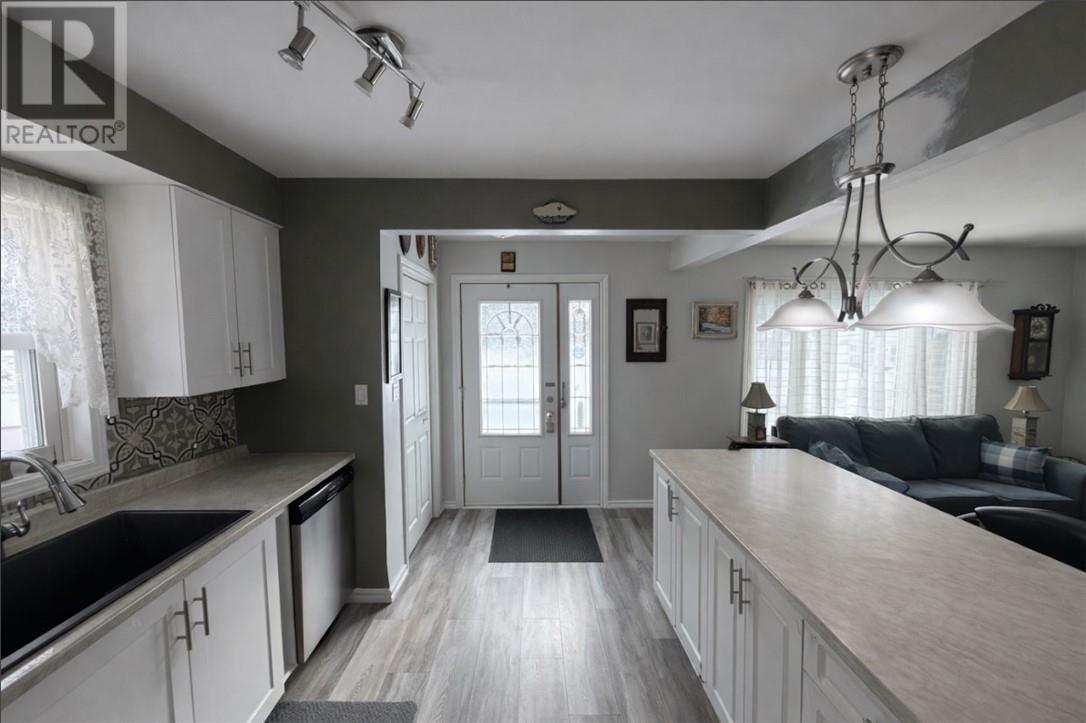 












58 Washington Crescent

,
Elliot Lake,




Ontario
P3A2L7

