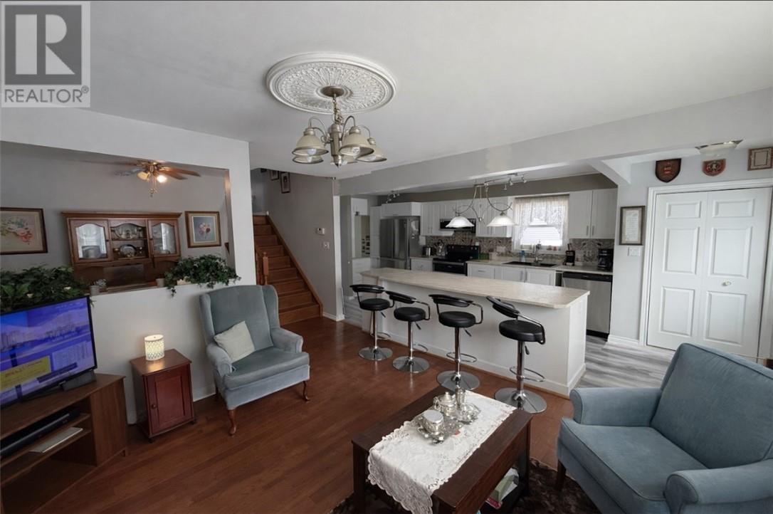 












58 Washington Crescent

,
Elliot Lake,




Ontario
P3A2L7

