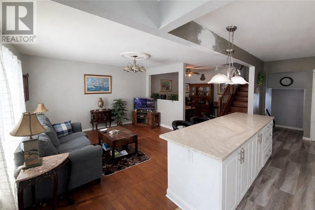 












58 Washington Crescent

,
Elliot Lake,




Ontario
P3A2L7

