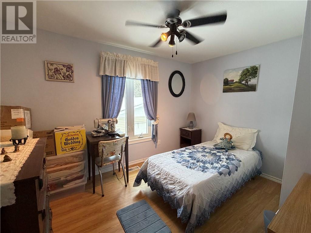 












58 Washington Crescent

,
Elliot Lake,




Ontario
P3A2L7

