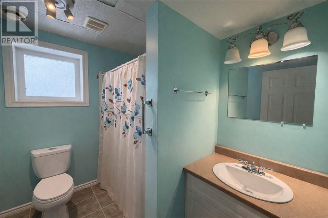 












58 Washington Crescent

,
Elliot Lake,




Ontario
P3A2L7

