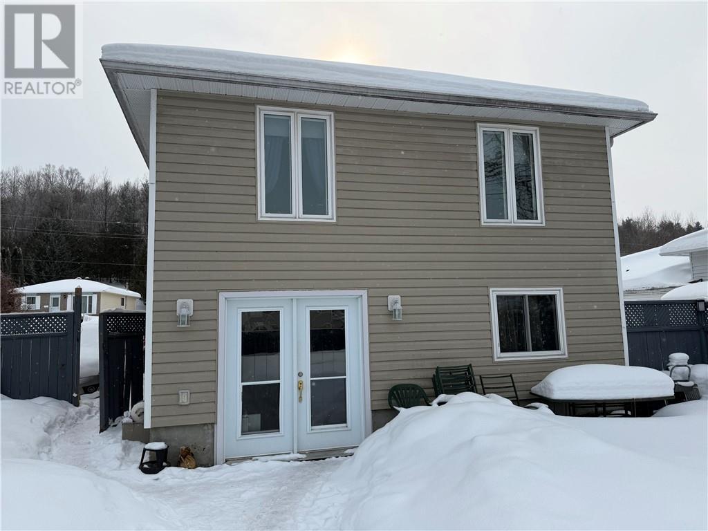












58 Washington Crescent

,
Elliot Lake,




Ontario
P3A2L7

