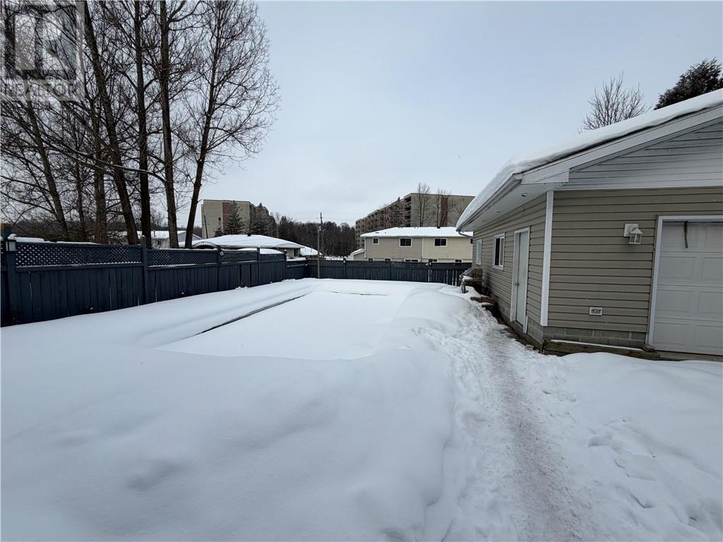 












58 Washington Crescent

,
Elliot Lake,




Ontario
P3A2L7

