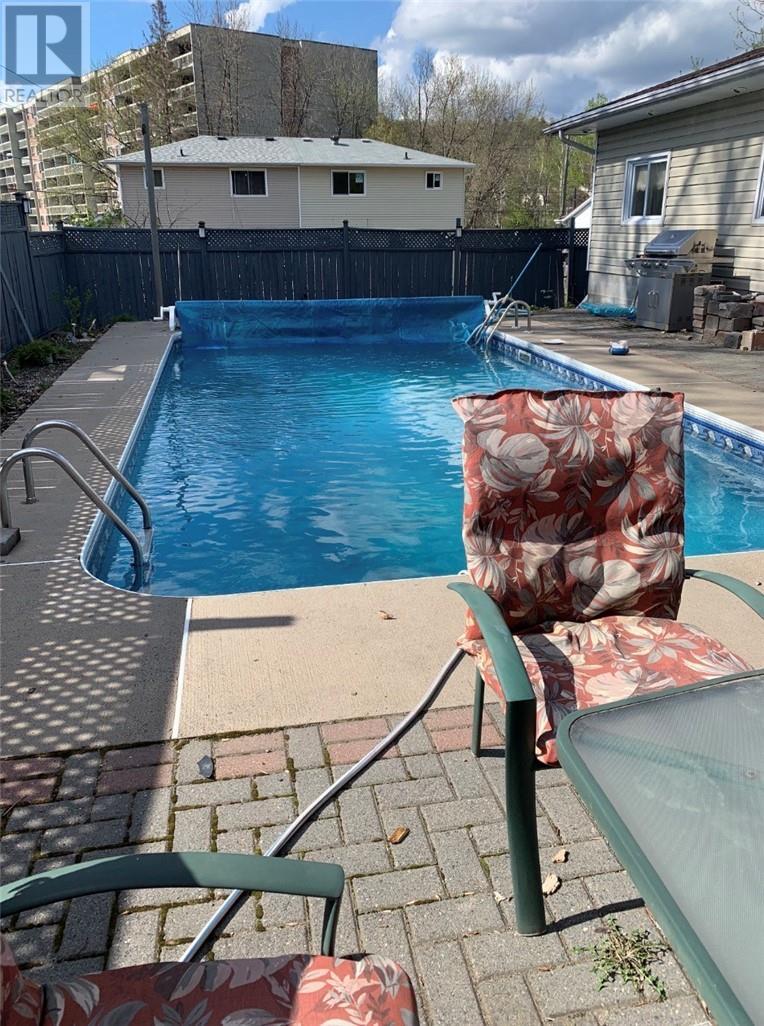 












58 Washington Crescent

,
Elliot Lake,




Ontario
P3A2L7

