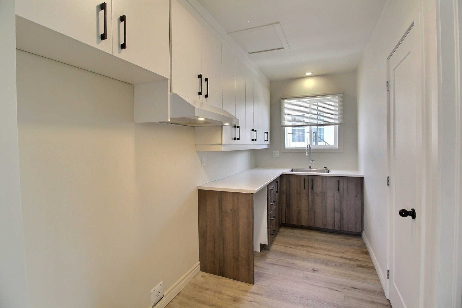 









249

 - 251


Rue St-Joseph

,
Val-des-Sources,




QC
J1T1E5

