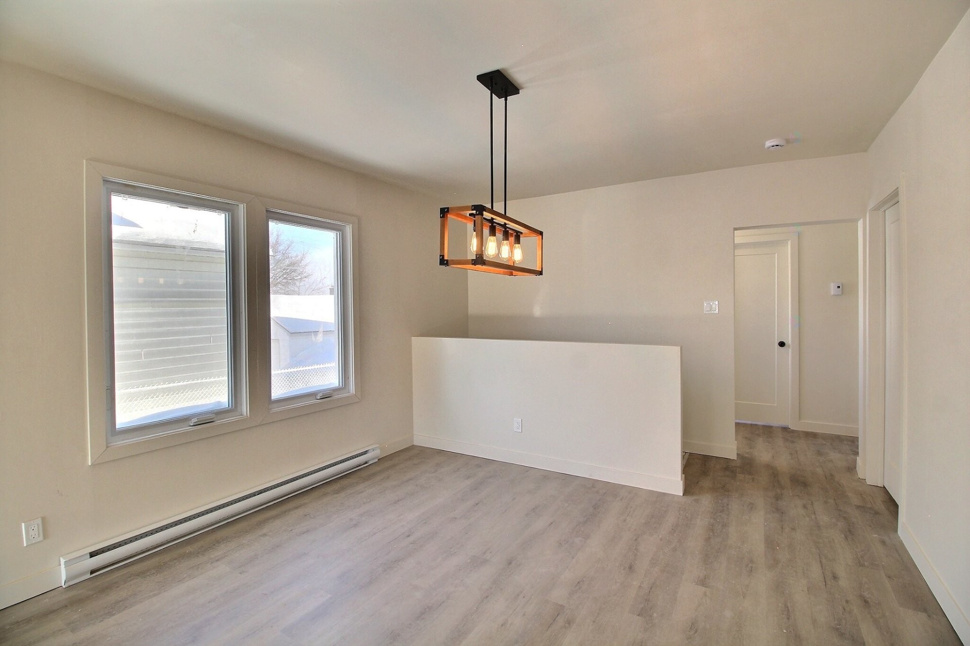 









249

 - 251


Rue St-Joseph

,
Val-des-Sources,




QC
J1T1E5

