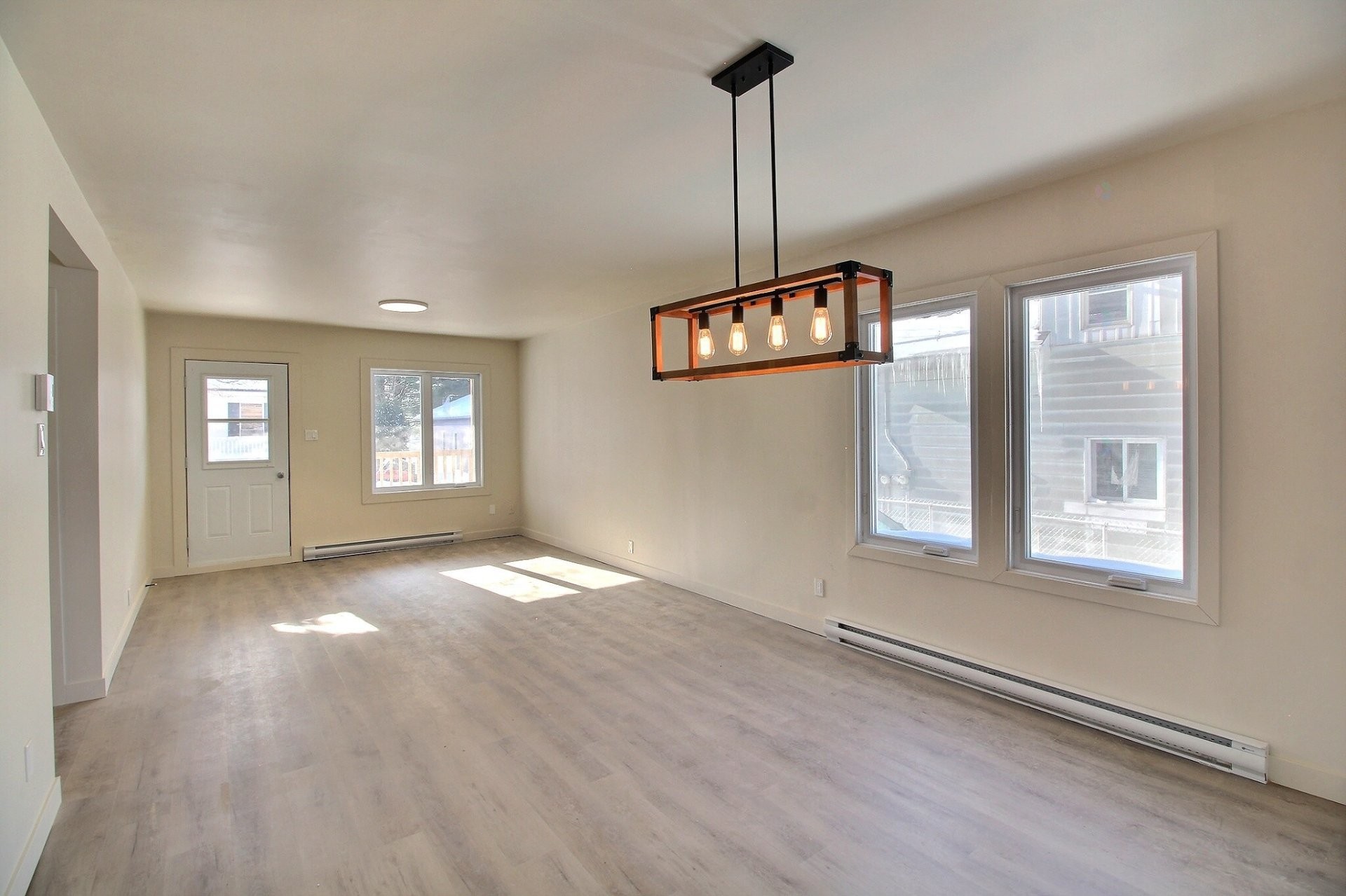 









249

 - 251


Rue St-Joseph

,
Val-des-Sources,




QC
J1T1E5

