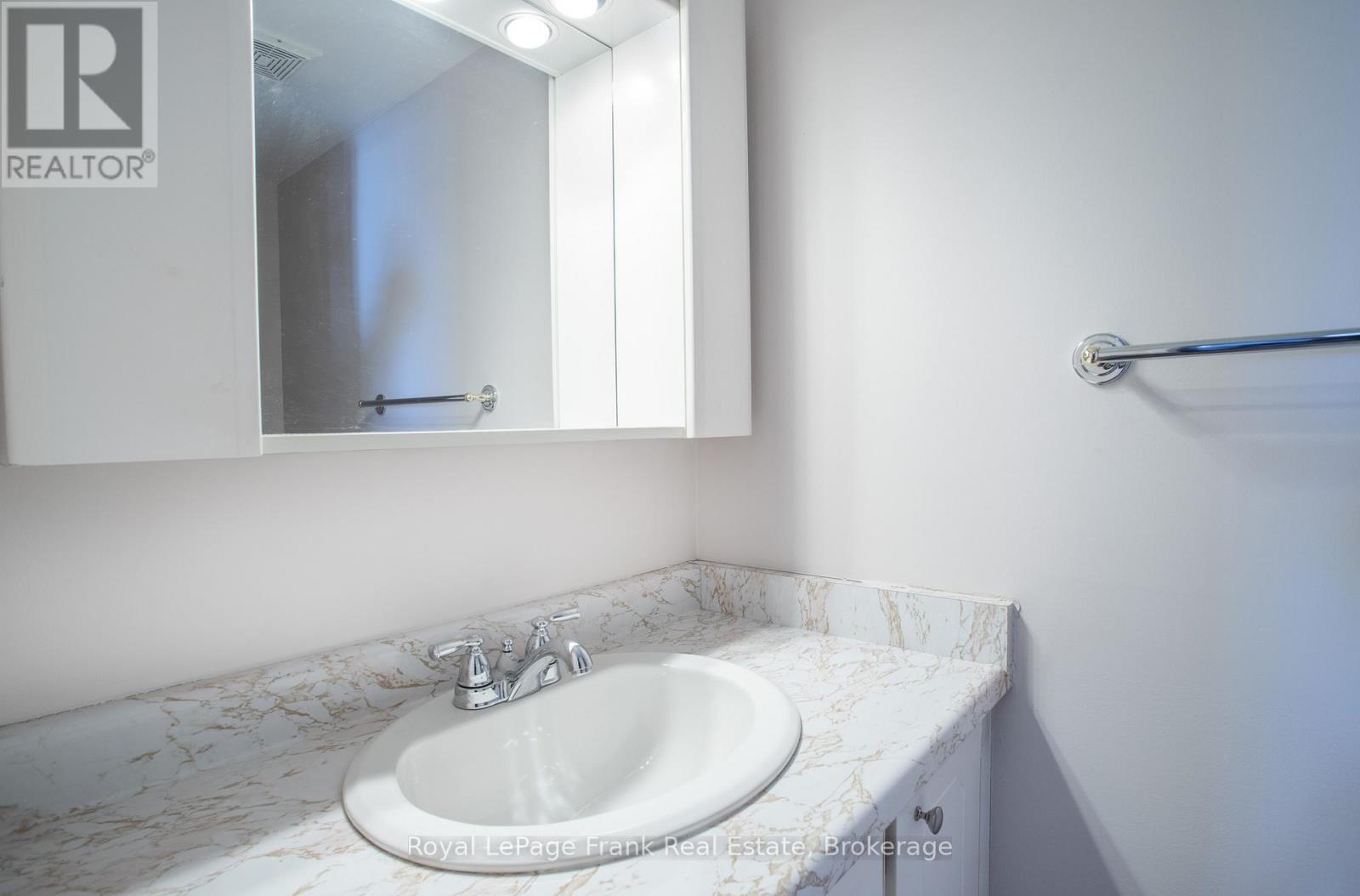 












909 - 44 FALBY COURT E

,
Ajax,




Ontario
L1S3L1

