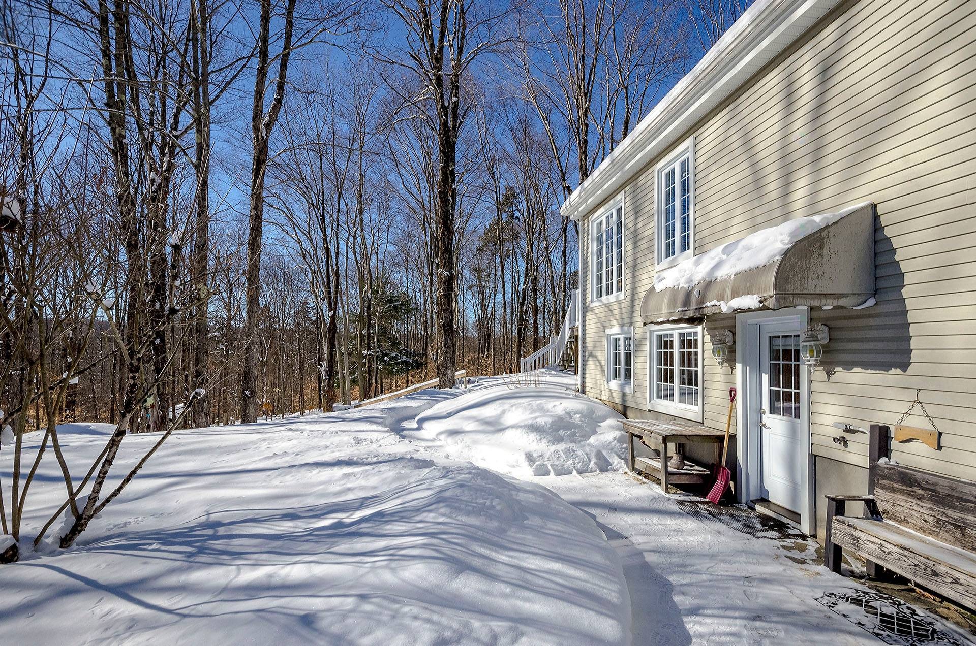









725


Ch. du Boisé

,
Sutton,




QC
J0E2K0

